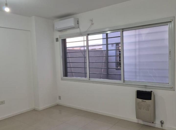 Departamento 1 Dorm. Cerro de las Rosas. Apto Profesional. 2