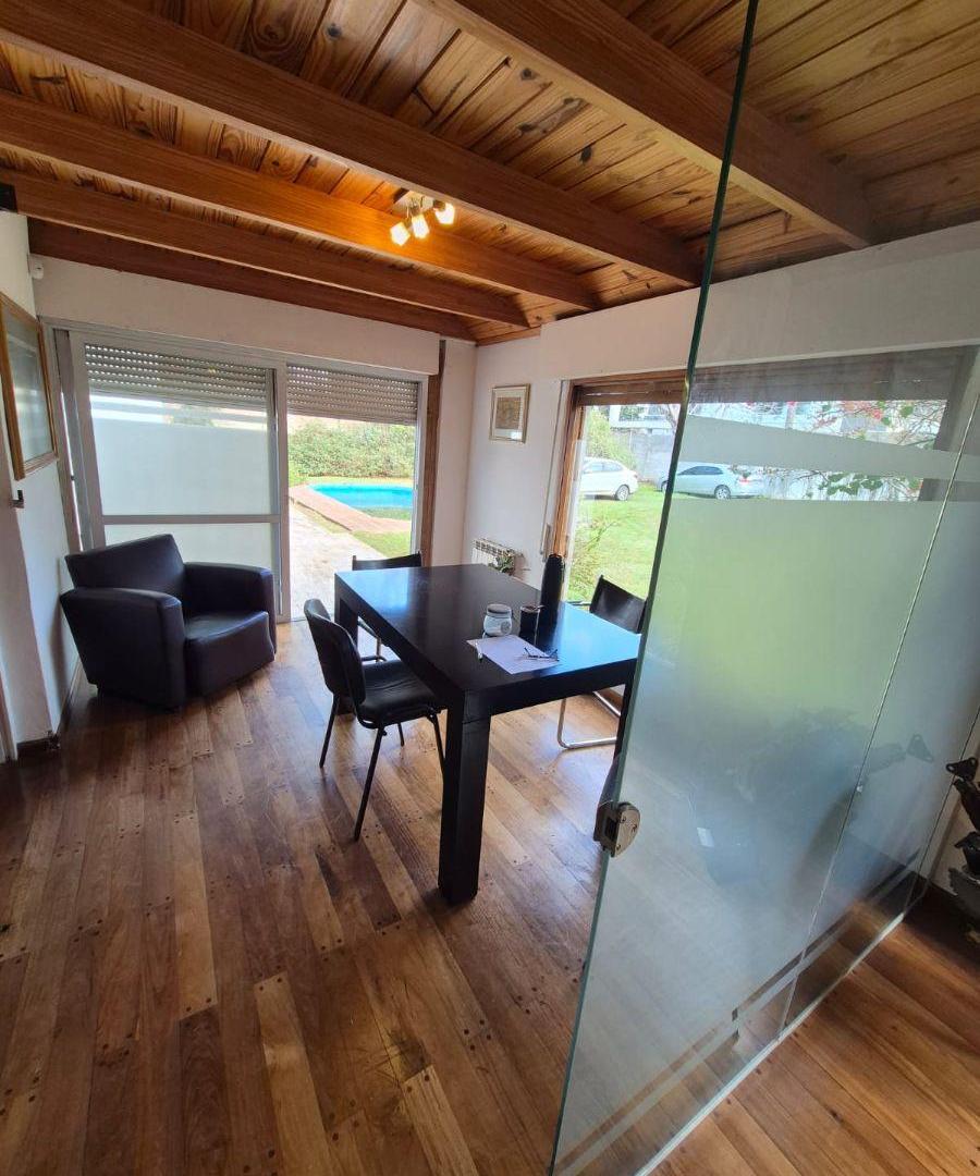 Foto de Villa Belgrano - Excelente Ubicación - Amplia casa., imagen 3