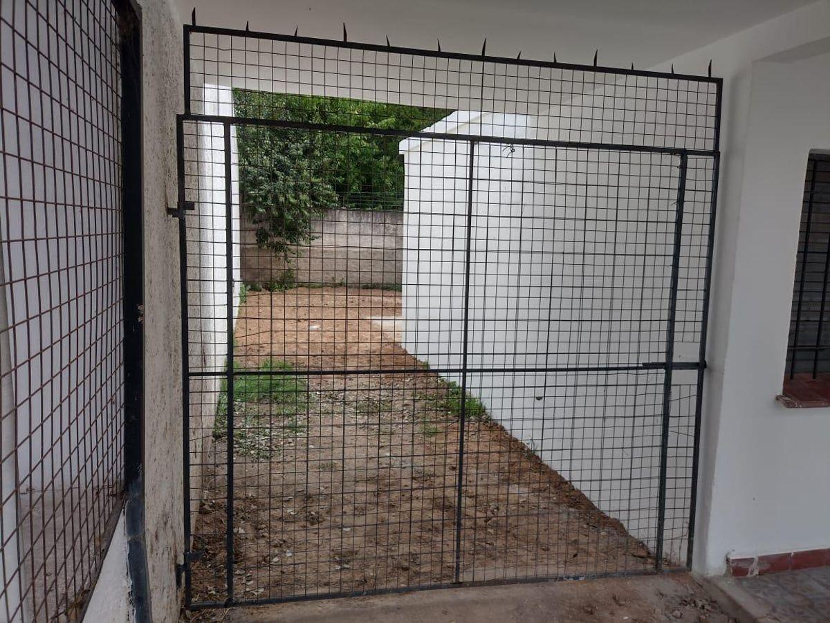 Foto de Casa con cochera y patio - Argüello, imagen 2
