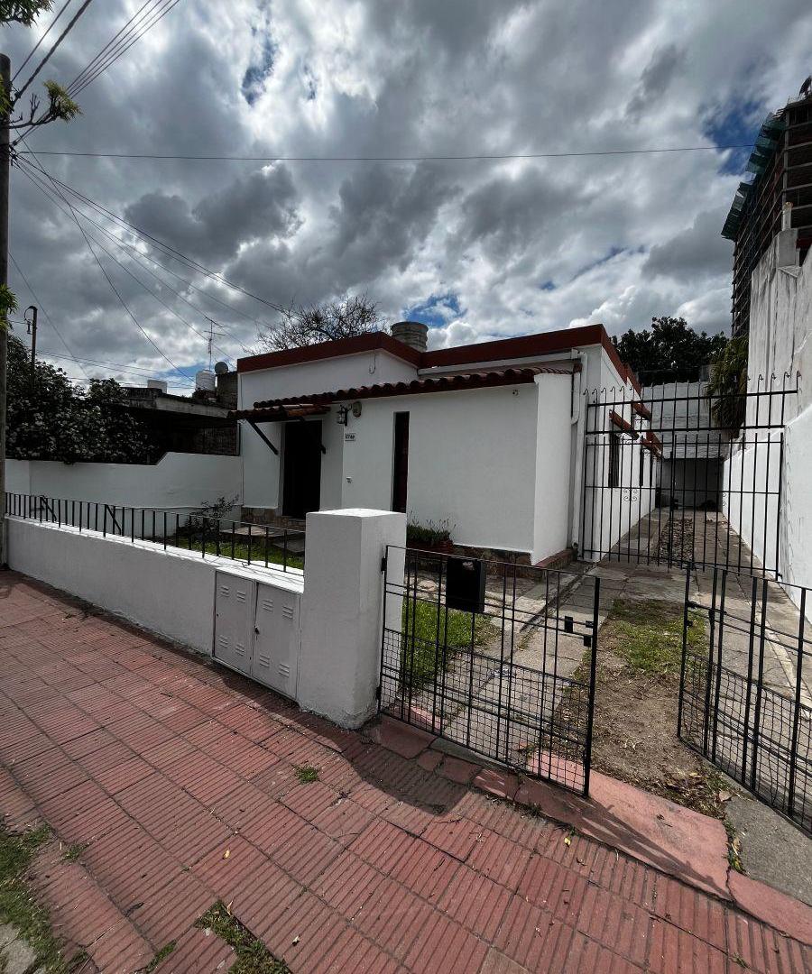 Foto de Casa en venta para refacción – Villa Cabrera, imagen 2
