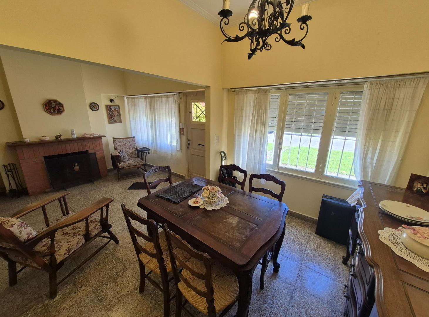Chalet Parque Luro, 3 amb., gge y patio