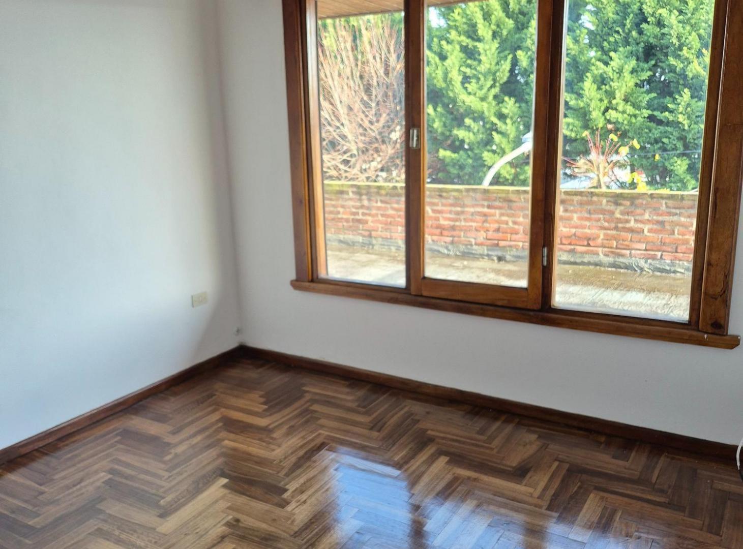 Foto de Alquiler Chalet planta alta, 3 AMB. con terraza, imagen 2