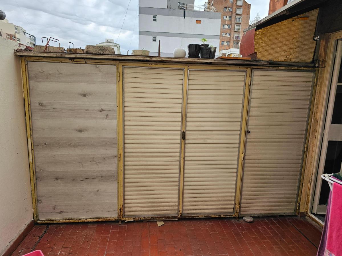 2 Ambientes Amplios con Patio, Balcon, Apto Profesional, Frente Plaza San Martin 4