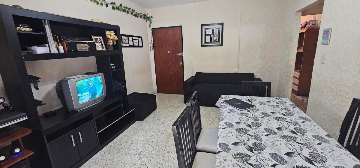 Departamento de 3 ambientes con 2 dormitorios en venta en Villa Ballester