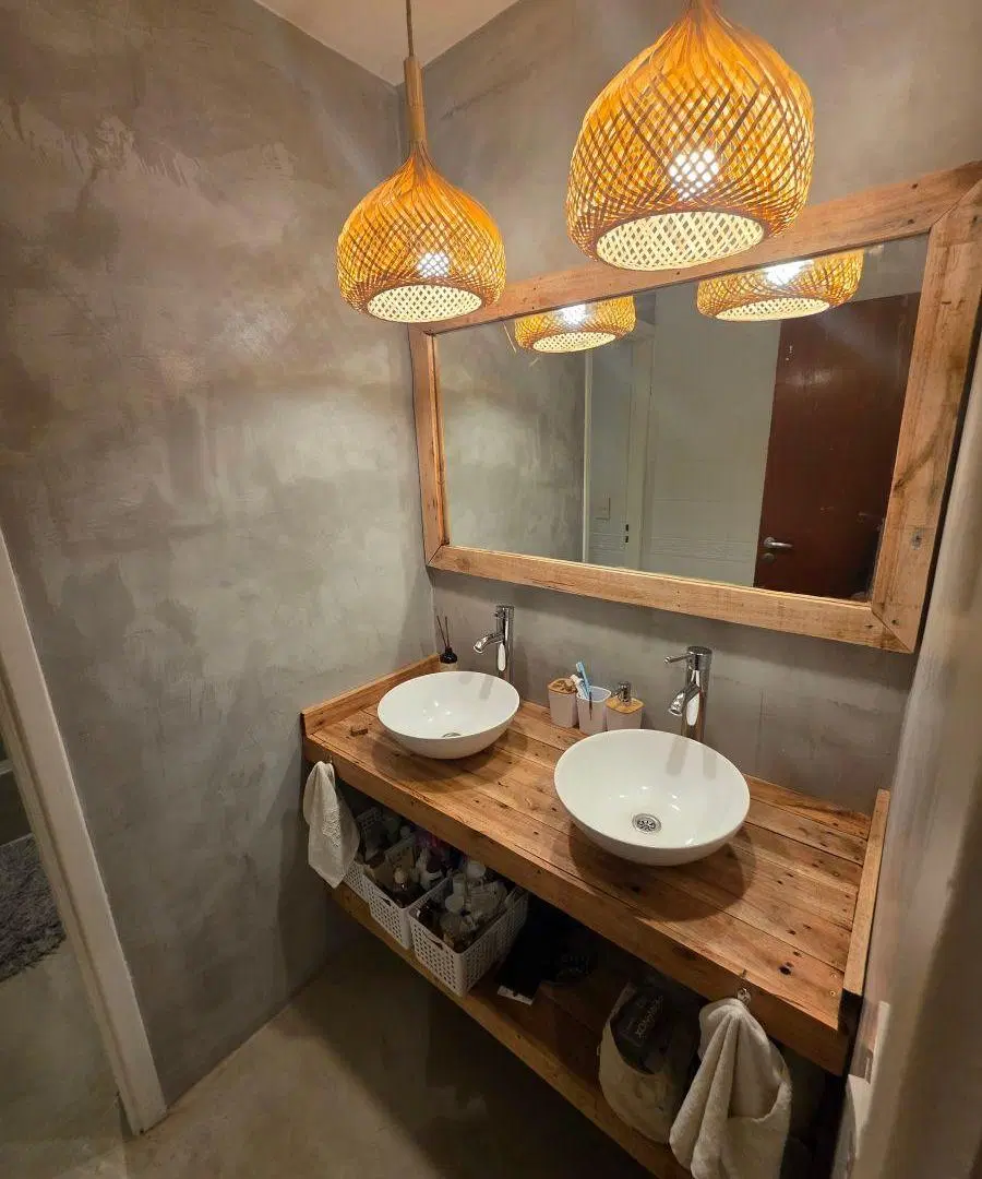 Casa en venta de 6 dormitorios ,cochera cubierta,pileta,quincho,pileta,jardin en P. Chica Victoria++ 3