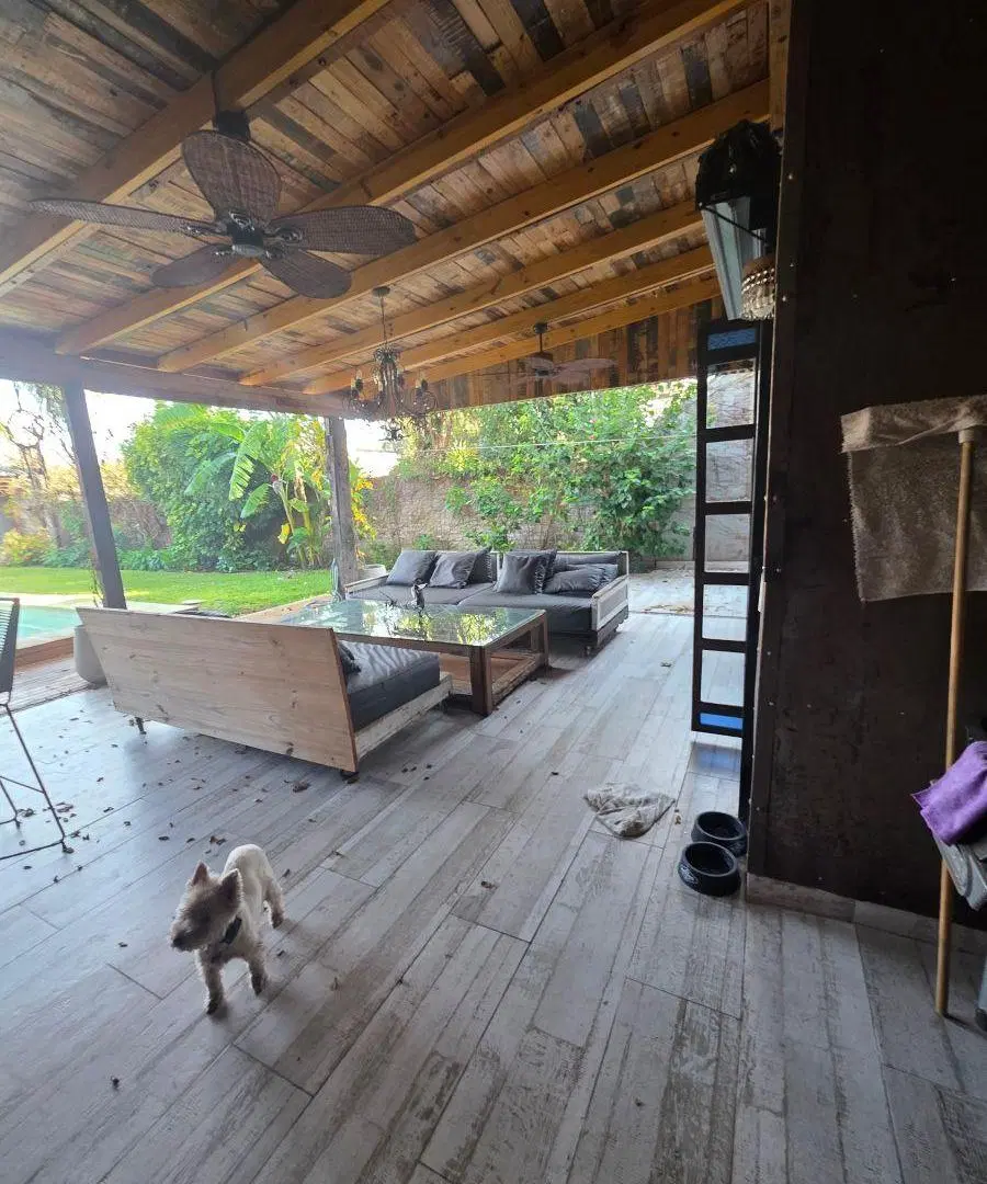 Casa en venta de 6 dormitorios ,cochera cubierta,pileta,quincho,pileta,jardin en P. Chica Victoria++ 8