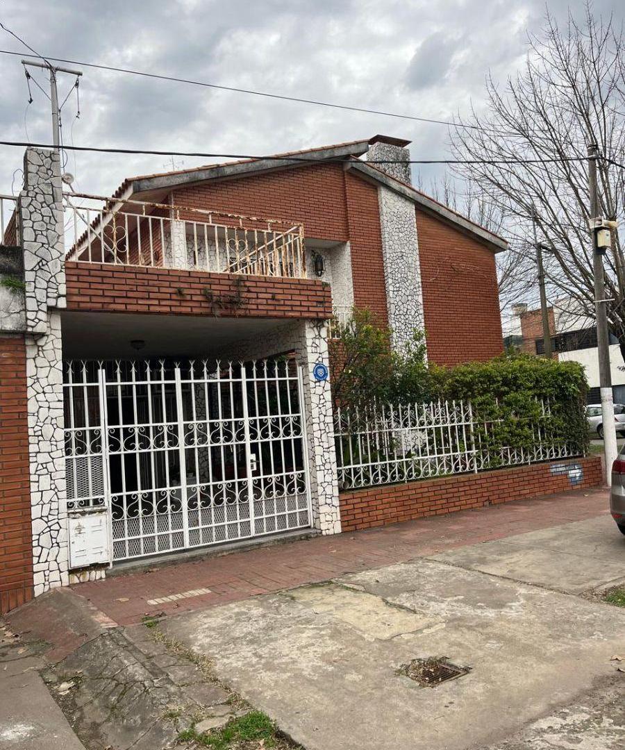 Foto de AMPLIO CHALET 3 DORMITORIOS, ALBERDI, imagen 1