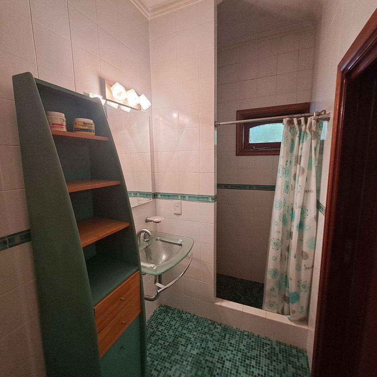 Casa en Venta de Tres Dorm., Quincho y Cochera con Depósito. Acebal. 5