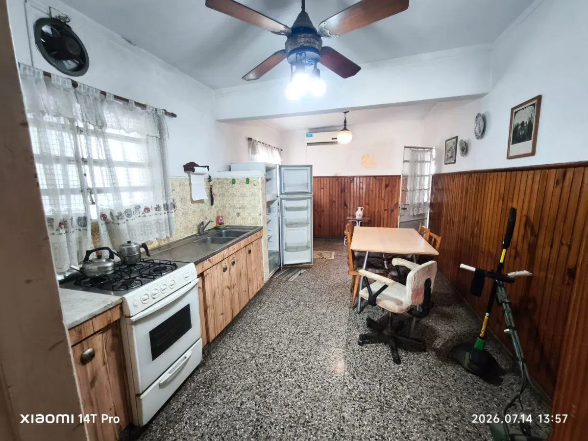 CASA ESTILO AMERICANA MUY BIEN UBICADA 8