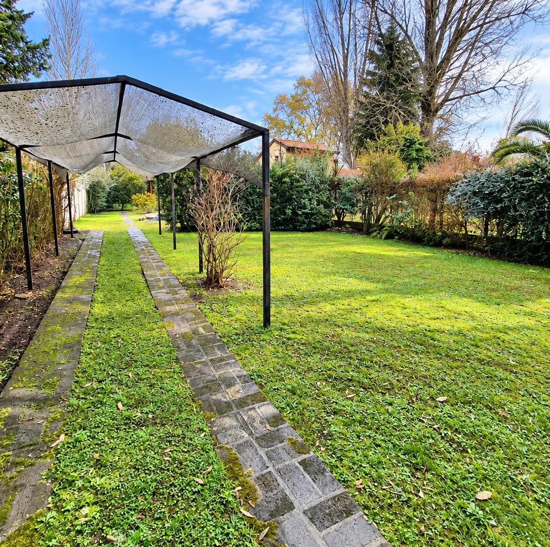 Foto de HERMOSA CASA QUINTA CON PILETA, imagen 1