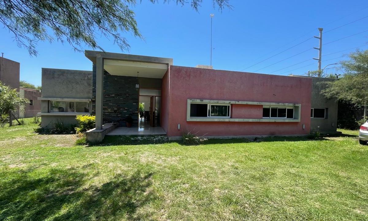 Casa en Country Los Algarrobos 2