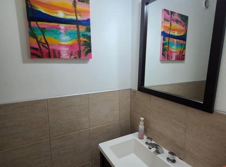 Duplex de 4 dormitorios + escritorio en Barrio Nuevo Jardín 5