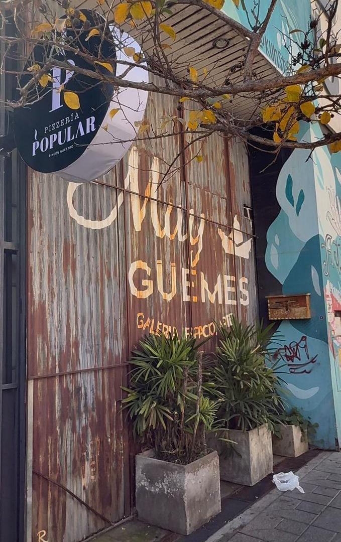 Foto de Alquiler local comercial galeria Muy Guemes, imagen 4