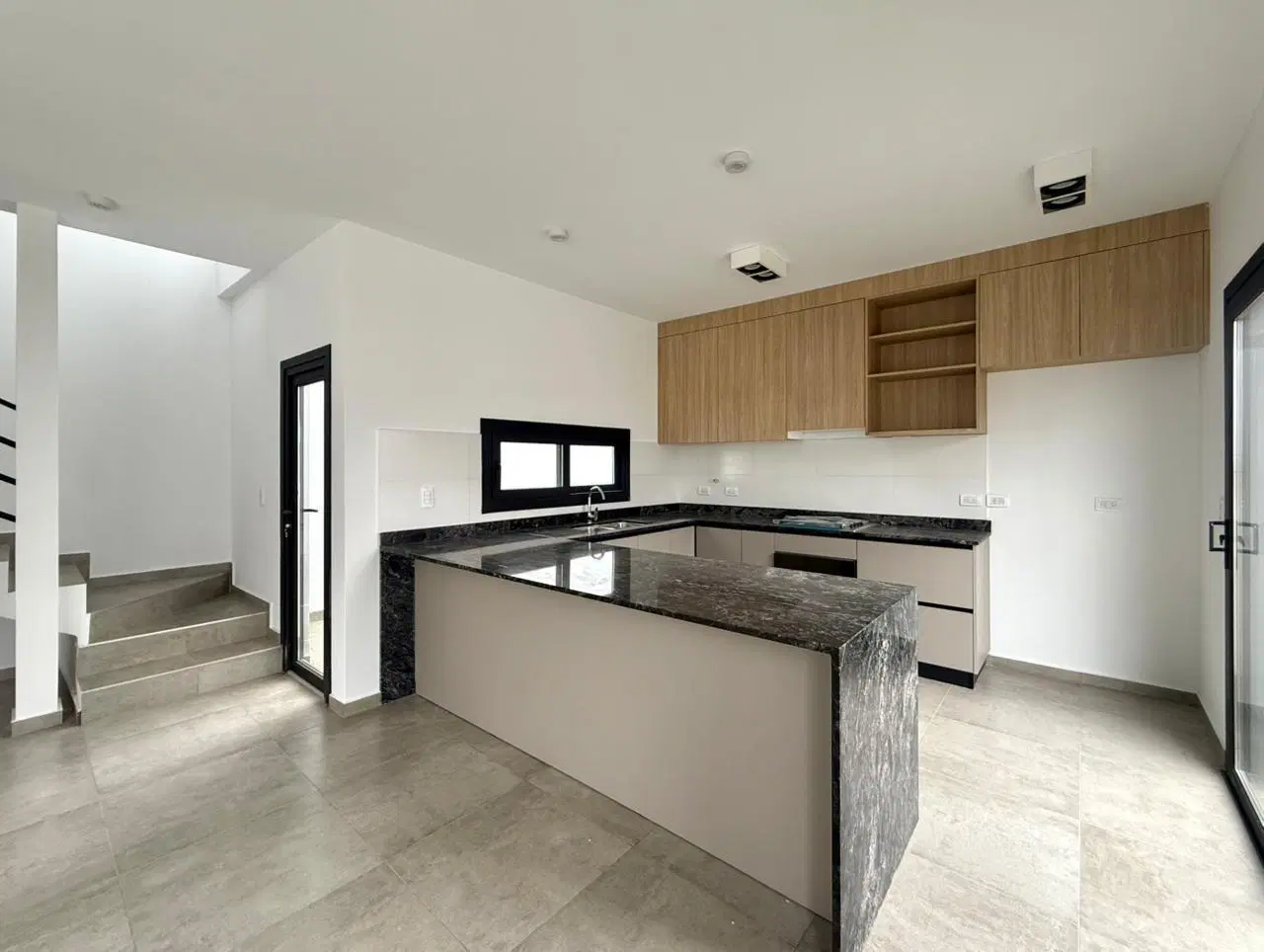 Venta duplex 3 dormitoiros 3 baños Quebradas de Manantiales 5
