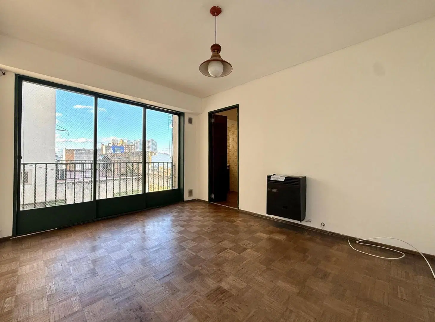 Venta departamento 2 dormitorios con balcon centro 1