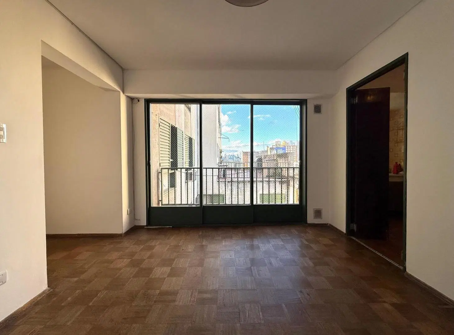 Venta departamento 2 dormitorios con balcon centro 2
