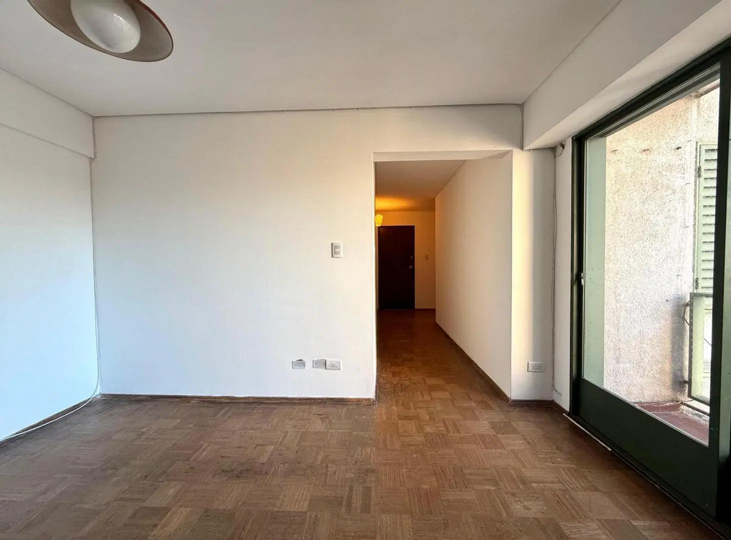 Venta departamento 2 dormitorios con balcon centro 4