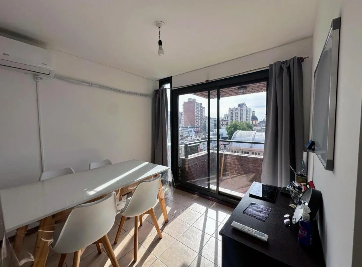 VENTA Departamento dos dormitorios con balcón Nueva Cordoba 3