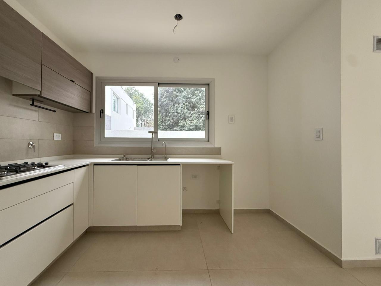 Foto de Venta casa a estrenar 3 dormitorios Jardin de las Tejas, imagen 4
