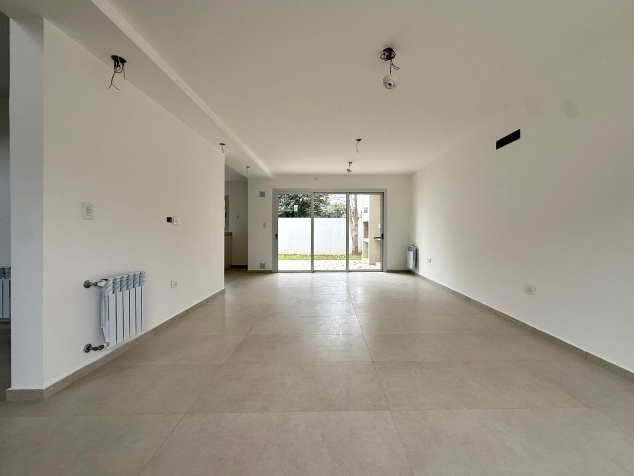 Foto de Venta casa a estrenar 3 dormitorios Jardin de las Tejas, imagen 2