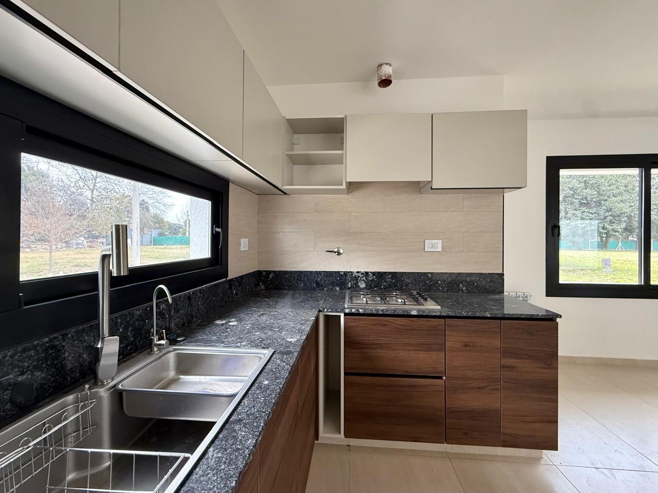 Foto de Venta casa a estrenar 3 dormitorios Jardin de las Tejas, imagen 4