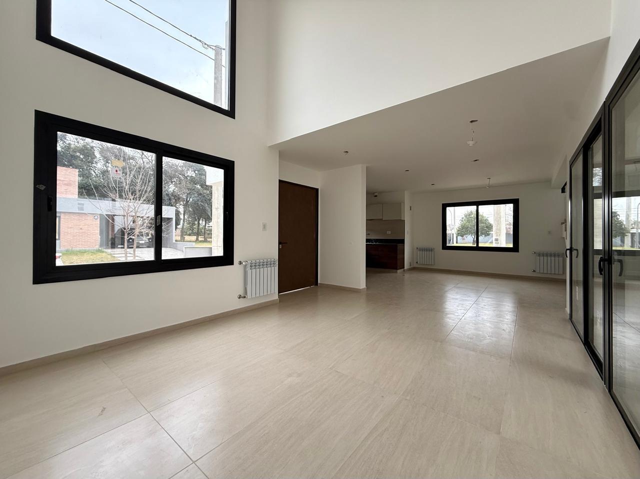 Foto de Venta casa a estrenar 3 dormitorios Jardin de las Tejas, imagen 1