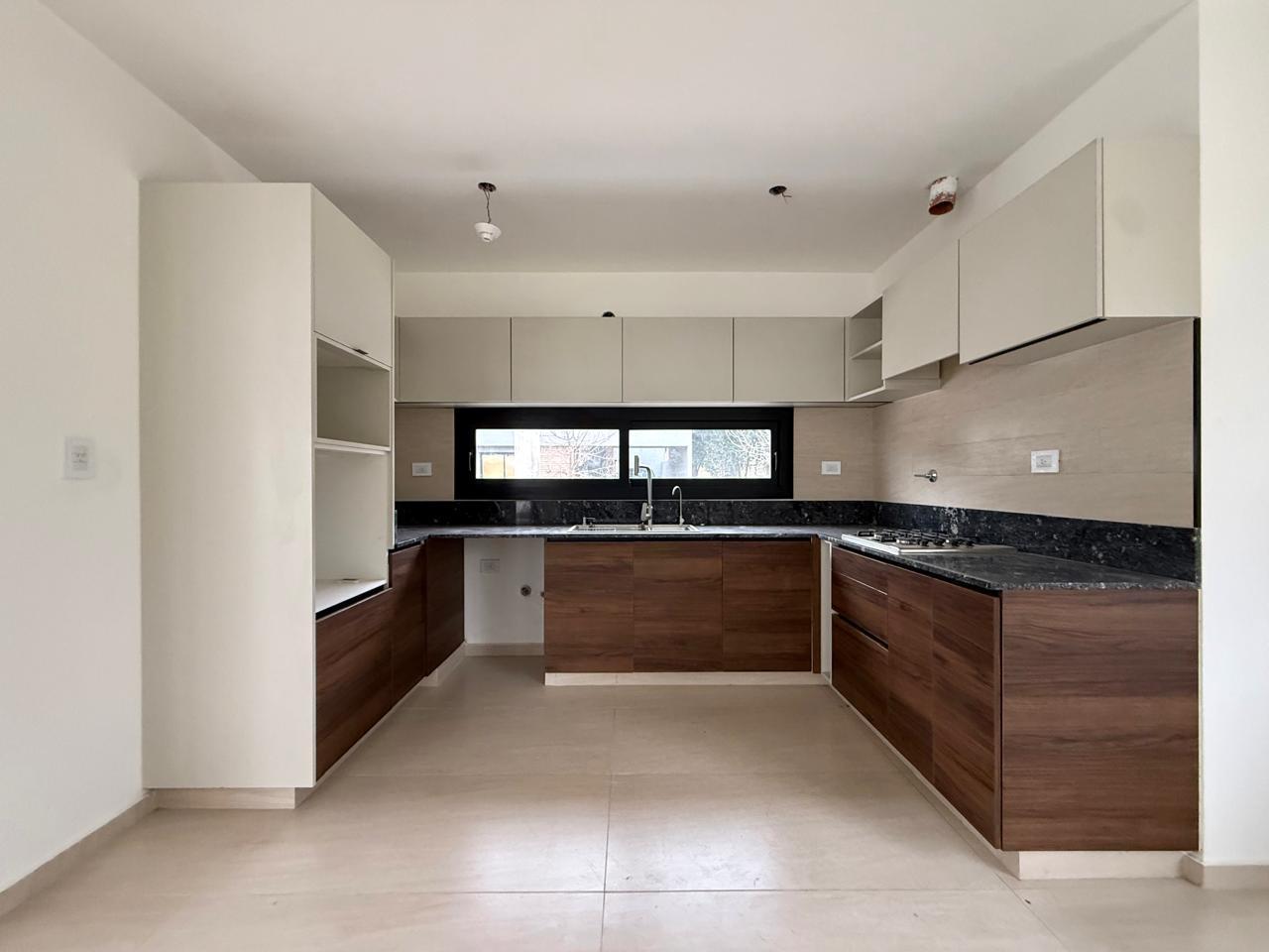 Foto de Venta casa a estrenar 3 dormitorios Jardin de las Tejas, imagen 2