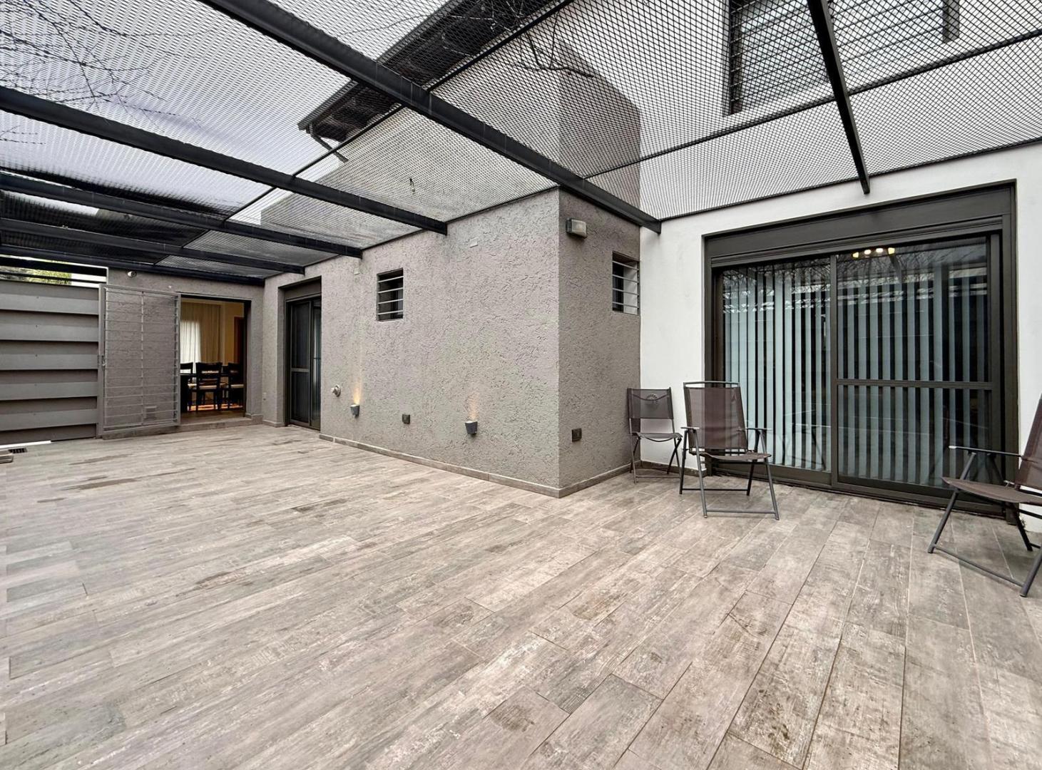 Foto de Venta casa 4 dormitorios pileta Jardines del Jockey, imagen 5