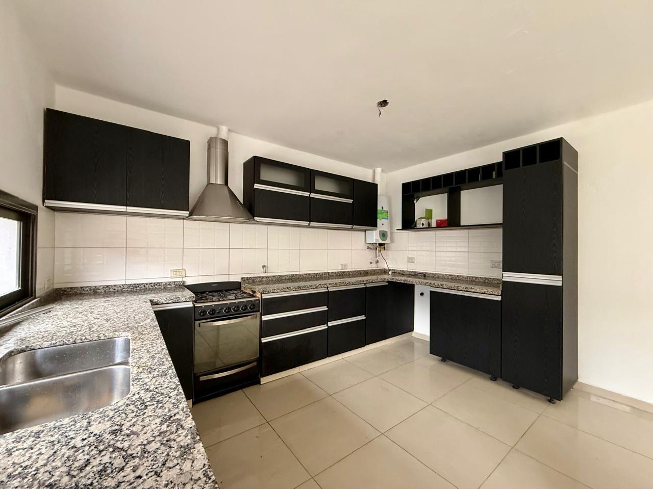 Foto de Venta casa 3 dormitorios con pileta Miradores de Manantiales, imagen 4