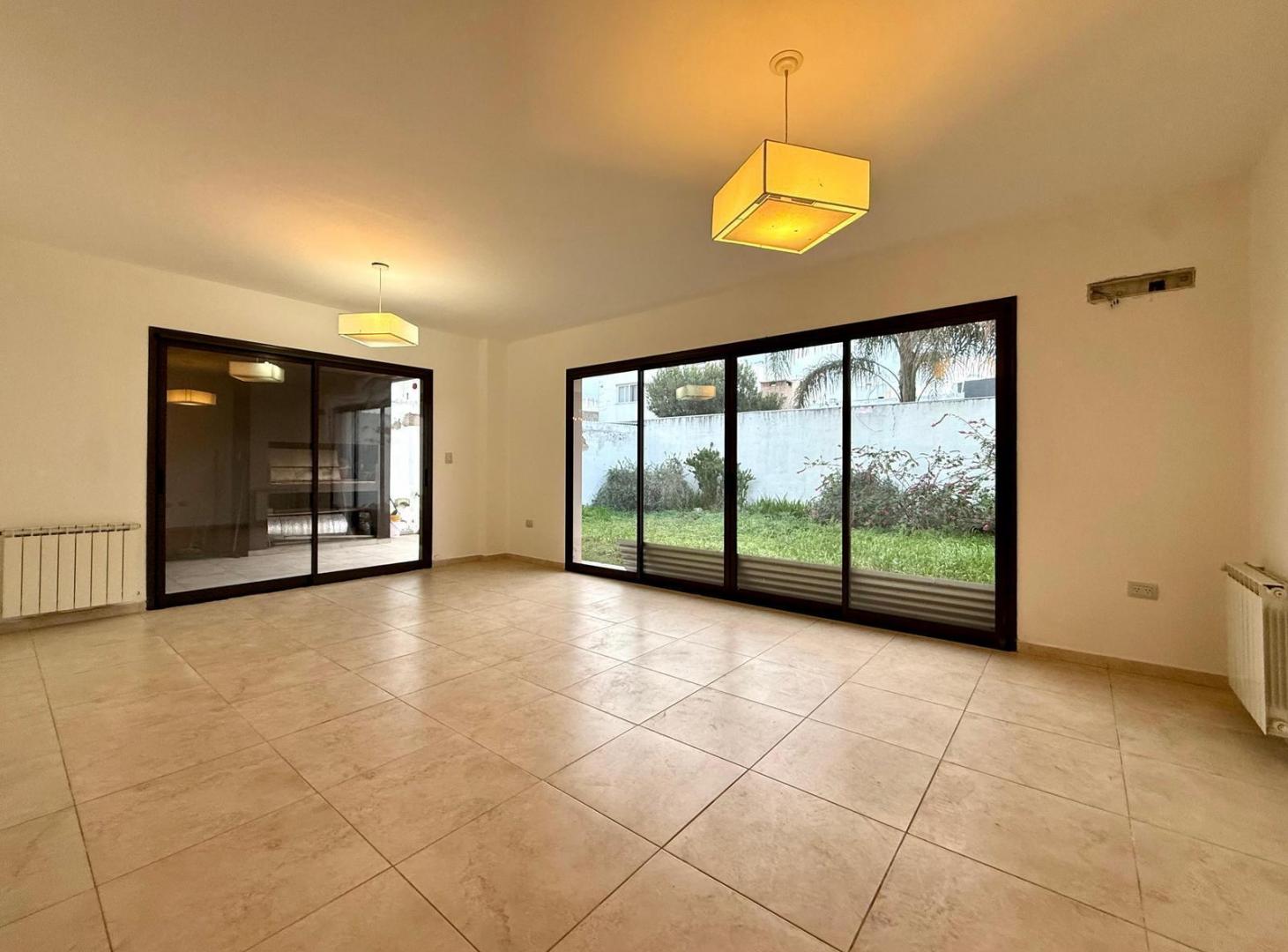 Foto de Venta casa 2 dormitorios con pileta Miradores de Manantiales, imagen 5