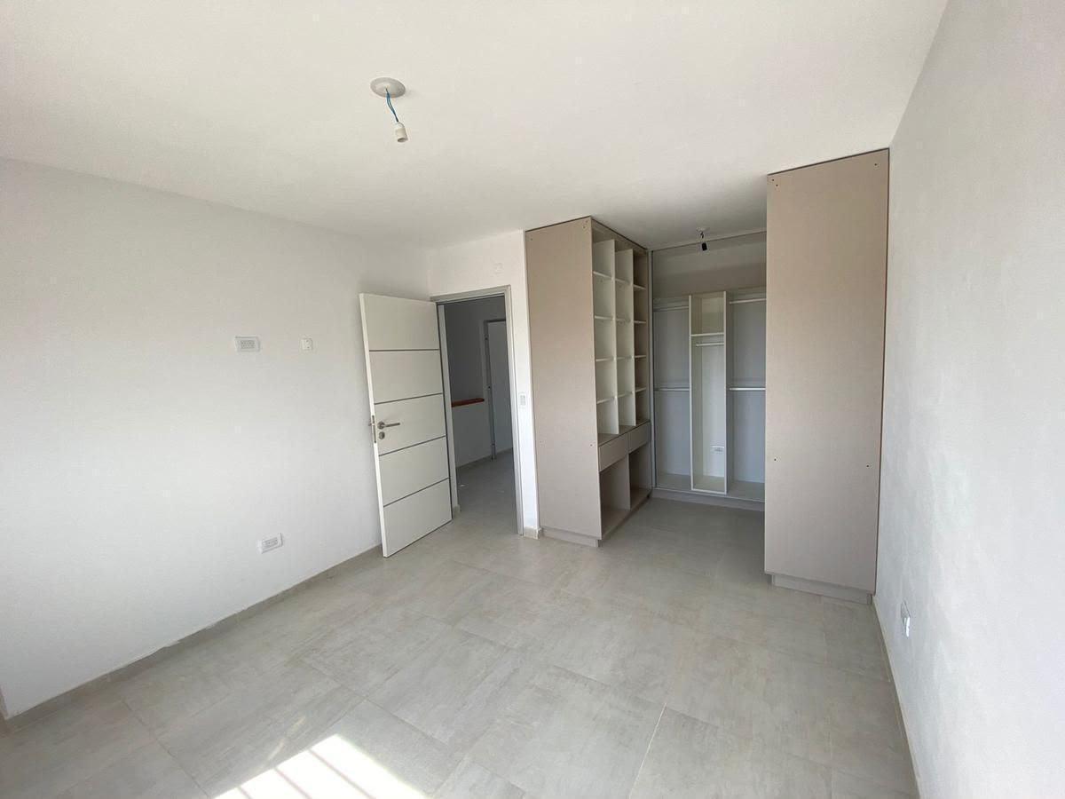 Foto de DUPLEX EN ALQUILER 3 DORMITORIOS SOLARES DE MANANTIALES, imagen 4