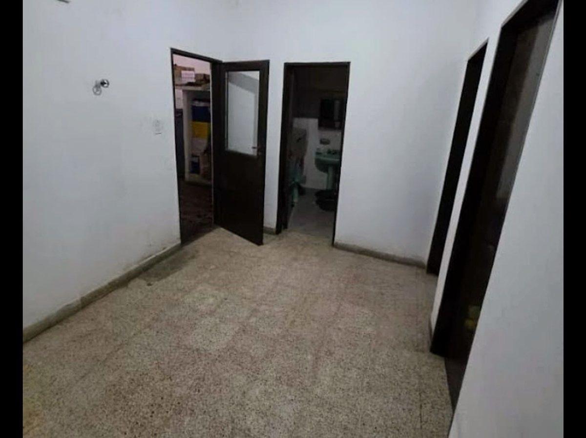 Foto de VENTA CASA 5 DORM CON DEPÓSITO Y LOCAL DEAN FUNES, imagen 3