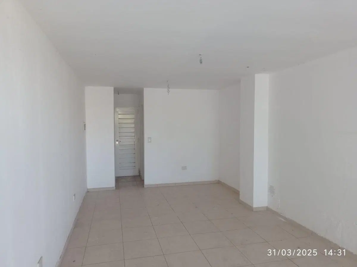 VENTA LOCAL GENERAL BUSTOS 34 M2 5