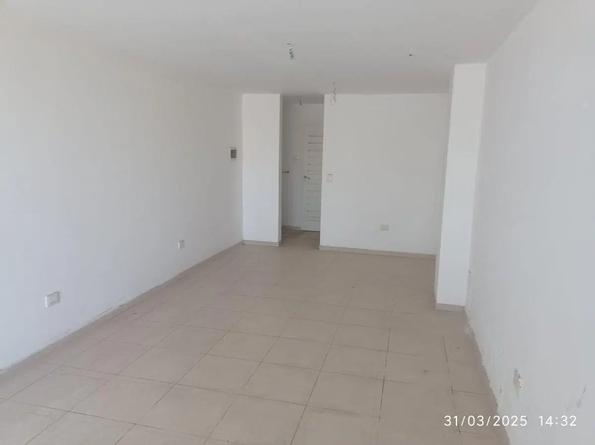 VENTA LOCAL GENERAL BUSTOS 34 M2 3