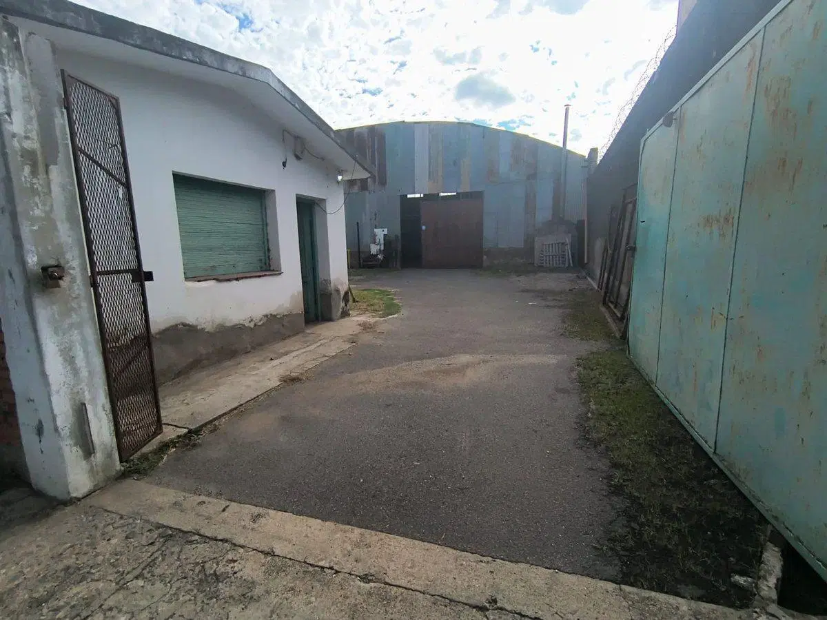 VENTA GALPON  DEAN FUNES 320 M2 2
