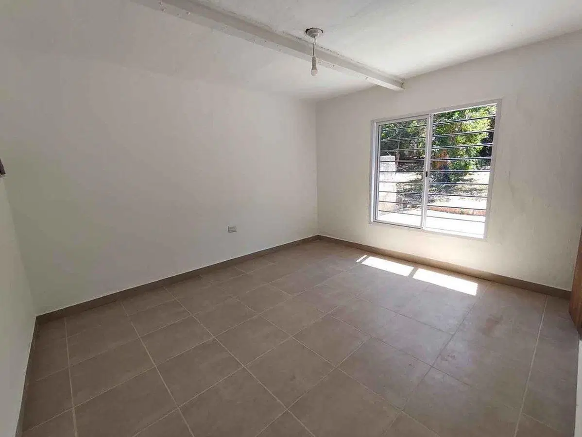 ALQUILER CASA 3 DORM VILLA ALLENDE LOMAS SUR CON COCHERA Y PATIO 5