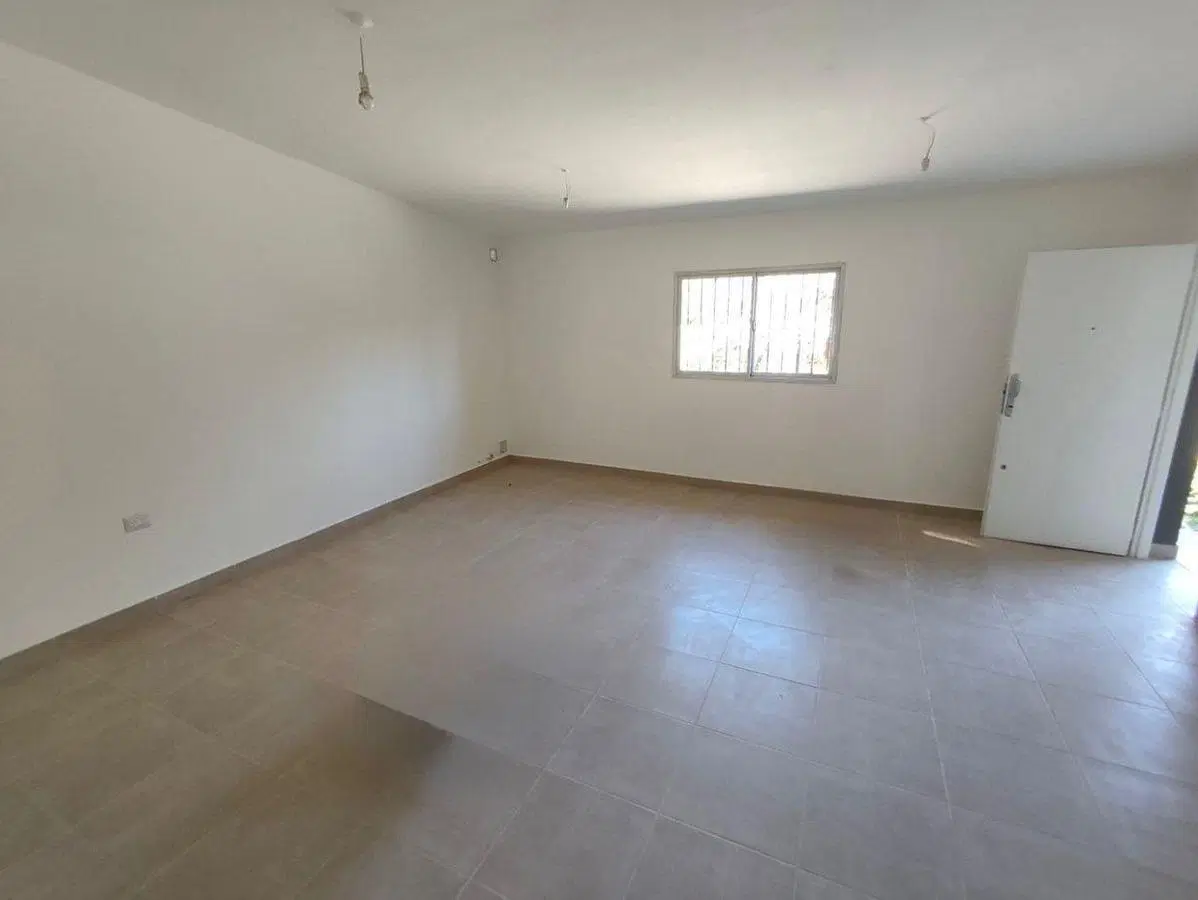 ALQUILER CASA 3 DORM VILLA ALLENDE LOMAS SUR CON COCHERA Y PATIO 2