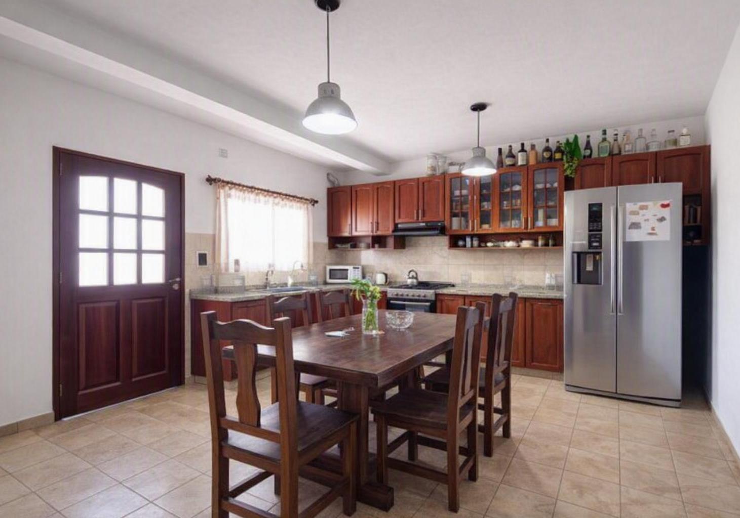 Foto de Venta Casa en Villa Cabrera 4 Dormitorios, imagen 2