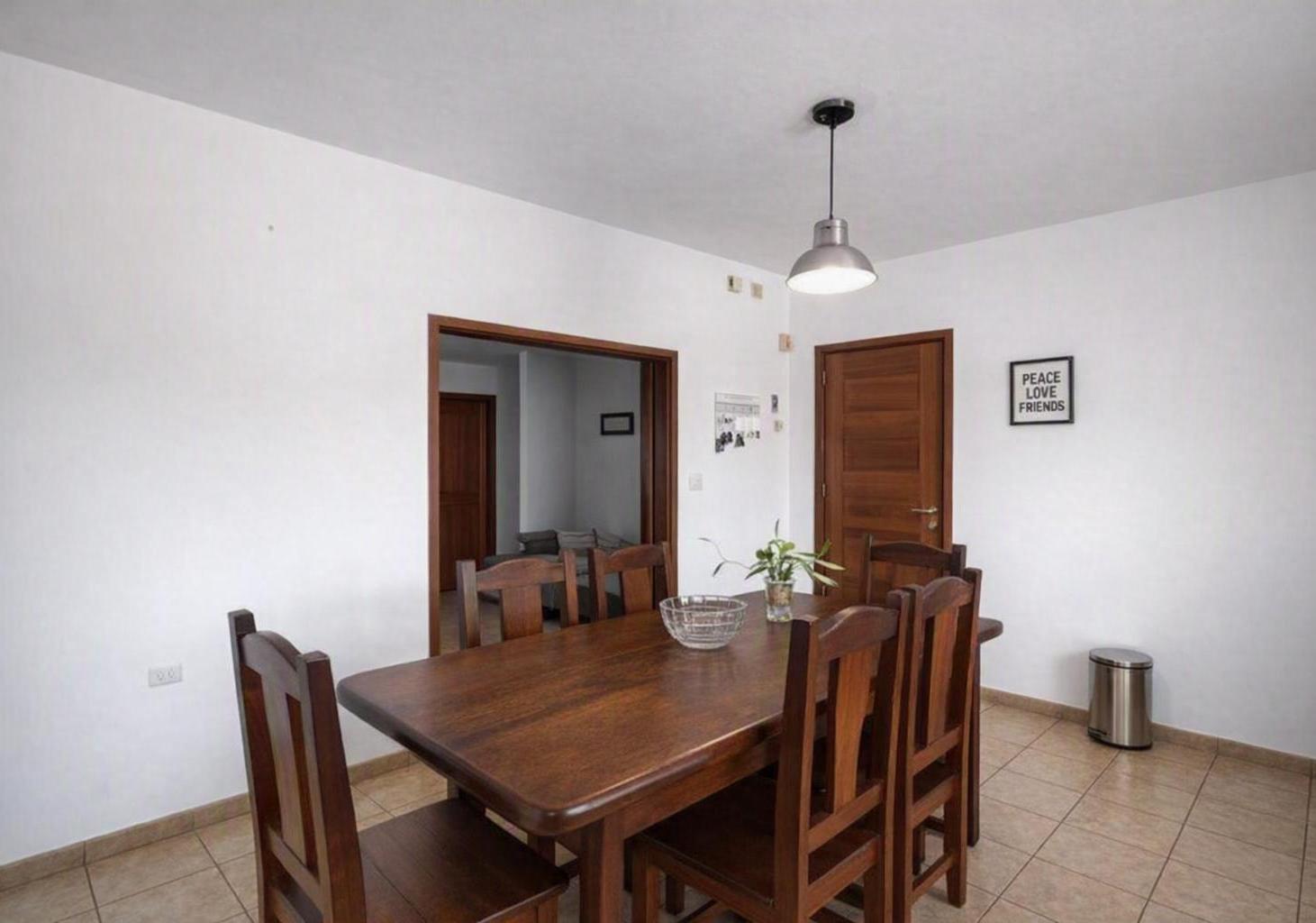 Foto de Venta Casa en Villa Cabrera 4 Dormitorios, imagen 3