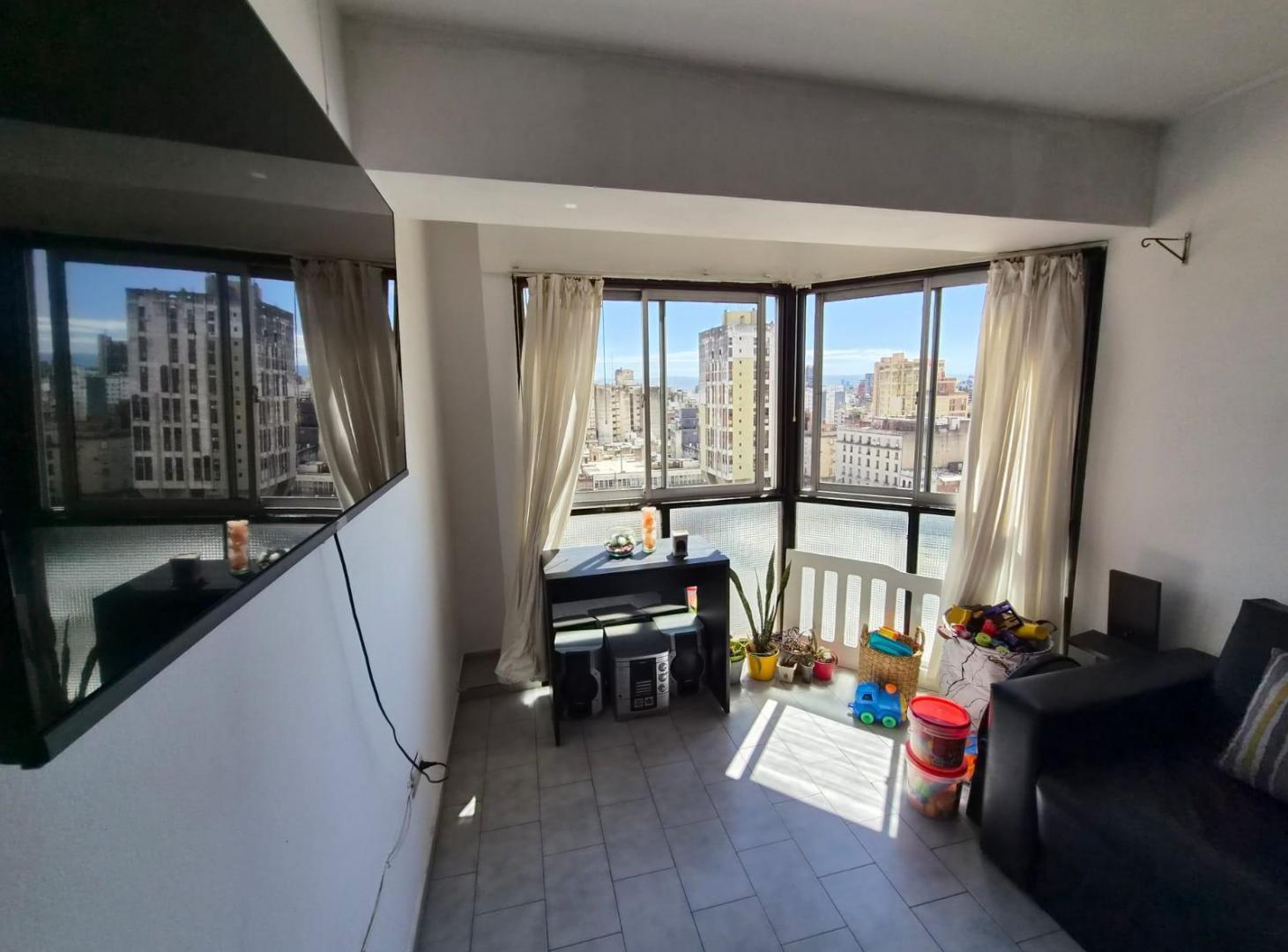 Foto de VENTA DEPTO CENTRO 2 DORM COCHERA, imagen 1