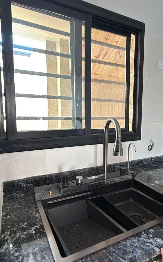 ALQUILER! HERMOSO PH DE 3 AMBIENTES EN PLANTA BAJA CON PATIO A ESTRENAR!
SIN EXPENSAS! 2