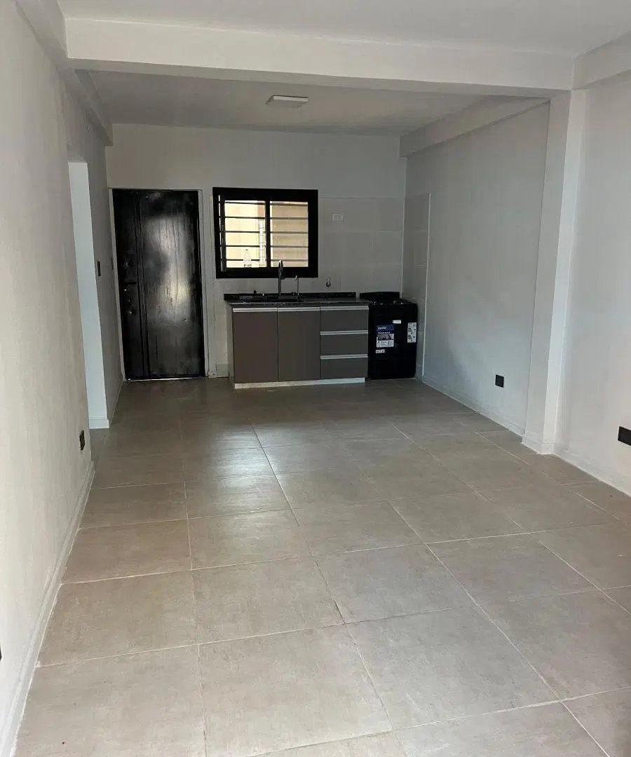ALQUILER! HERMOSO PH DE 3 AMBIENTES EN PLANTA BAJA CON PATIO A ESTRENAR!
SIN EXPENSAS! 4
