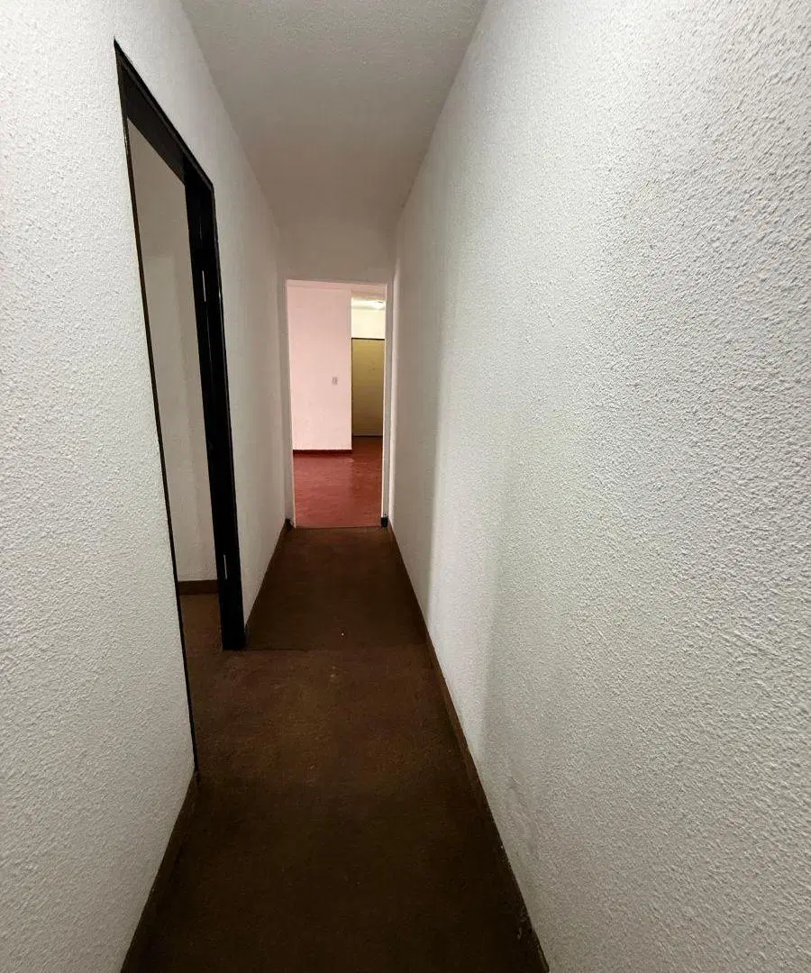 HERMOSO DPTO DE 4 AMBIENTES CON BALCON, A LA VENTA! 2