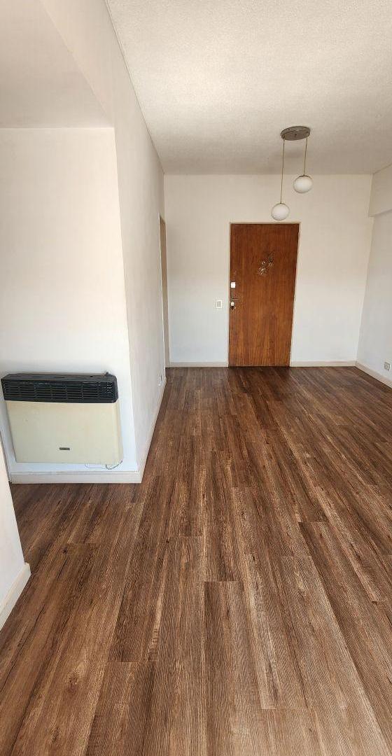 Foto de Departamento 3 ambientes sobre Av. Mitre a la venta!, imagen 2
