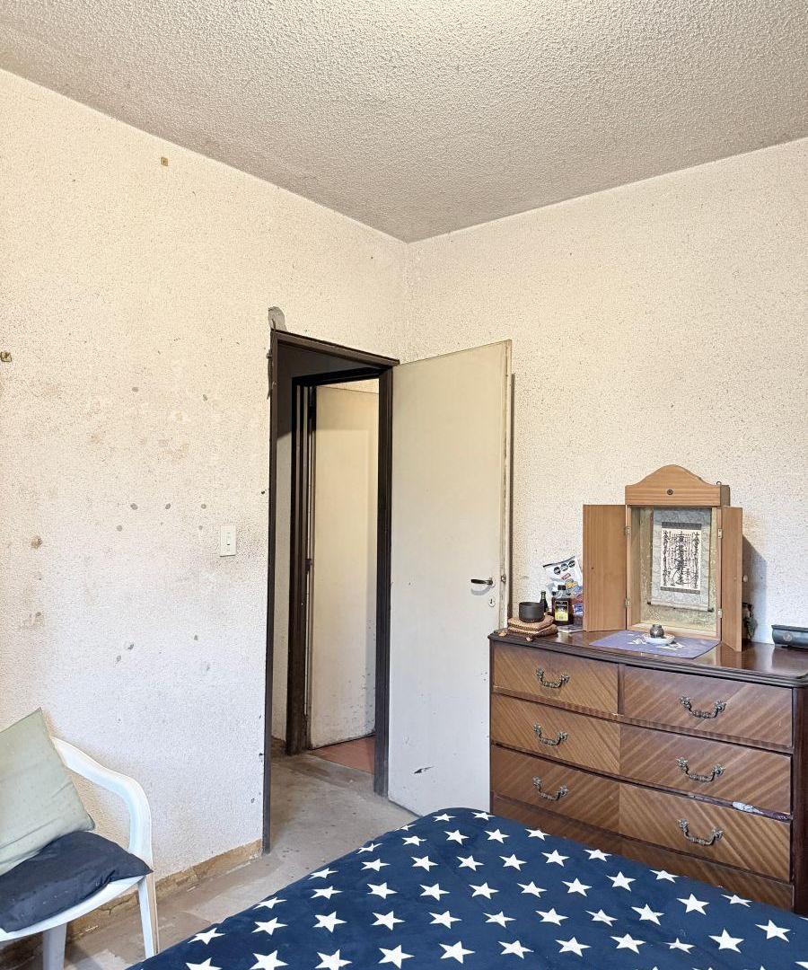Foto de OPORTUNIDAD! Departamento 3 ambientes con balcón a RECICLAR, imagen 5