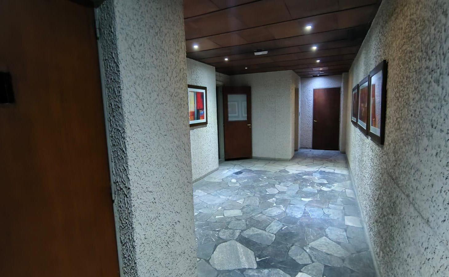 Foto de Mapa Propiedades Vende Amplio Departamento en Peatonal Sarmiento, imagen 2