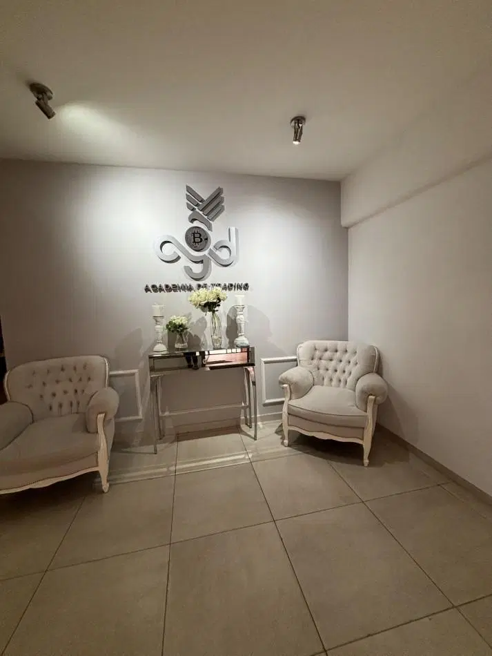 ALQUILER OFICINA COMERCIAL 3