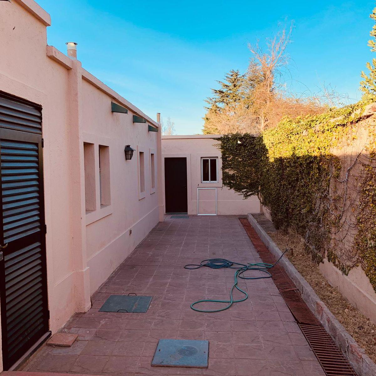 Dueño Vende Casa en Chacras de Coria 1