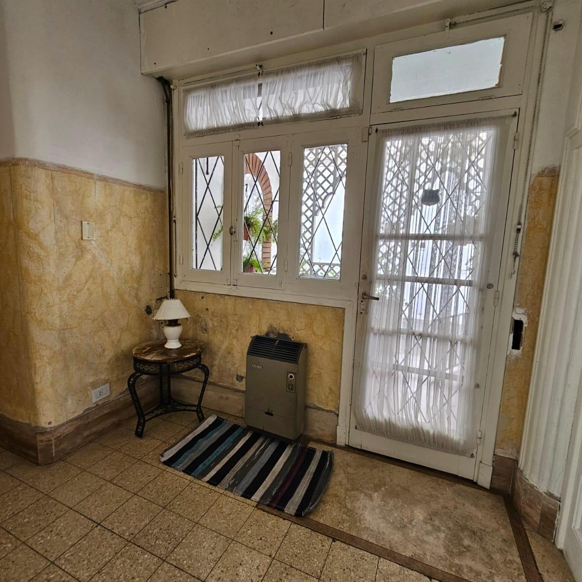 VENTA/ROSARIO/CASA
IMPORTANTE PROPIEDAD P/EMPRENDIMIENTO Zona Terminal-Fac. Medicina-Merc del Patio