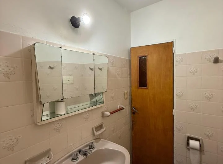 SE ALQUILA / Casa interna única de pasillo en arroyito  5
